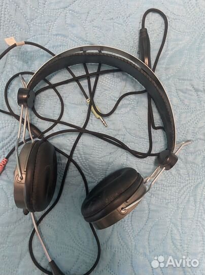 Наушники с микрофоном