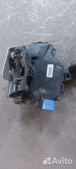 Замок двери передний правый Audi A8 D3