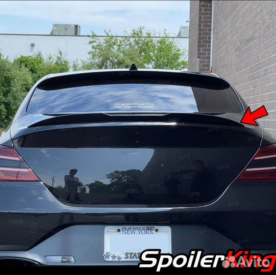 Спойлер с центральным вырезом Genesis G70