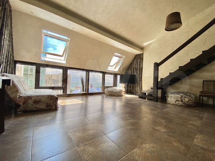 Квартира-студия, 65 м², 8/8 эт.