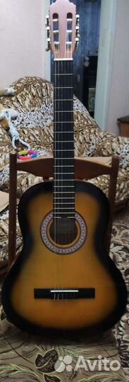 Классическая гитара шестиструнная