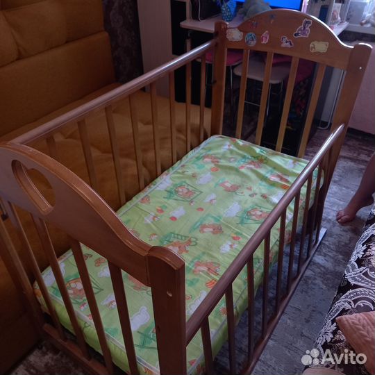 Детская кроватка