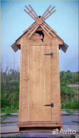 Уличный туалет деревянный