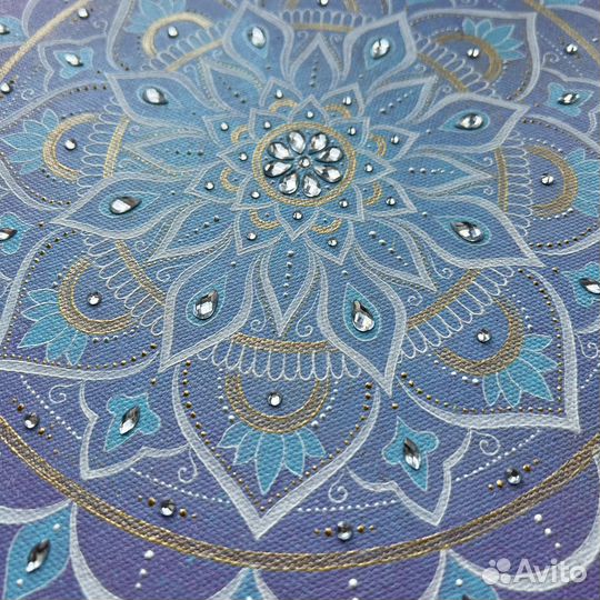 Картина мандала со стразами на холсте