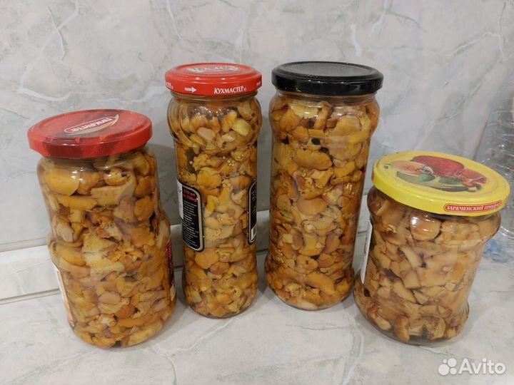 Грибы маринованые лисички, грузди, рыжики