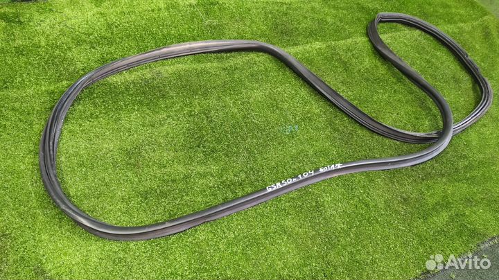 Уплотнение двери багажника Toyota Estima GSR50