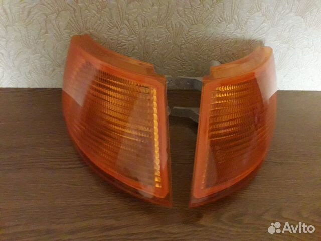 Поворотники на фару на ваз 2110-2112 желтые новые