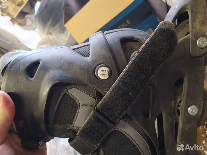 Роликовые коньки