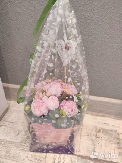 Букет цветов в шляпной коробке