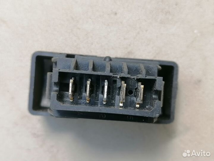 Кнопка обогрева задн.стекла Renault 19 1992-2002