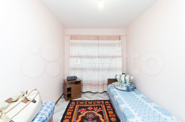 2-к. квартира, 46 м², 3/3 эт.