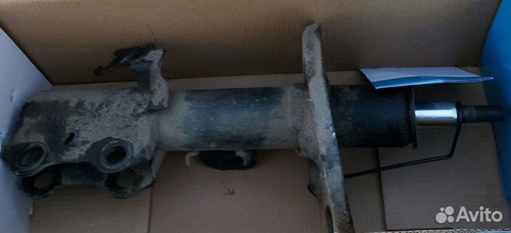 Амортизатор Toyota corolla