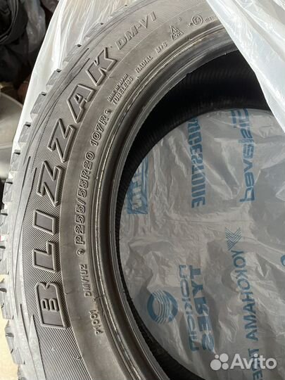 Bridgestone Blizzak DM-V1 255/55 R20