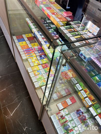 Тумба стеклянная, витрина с подсветкой, прилавок