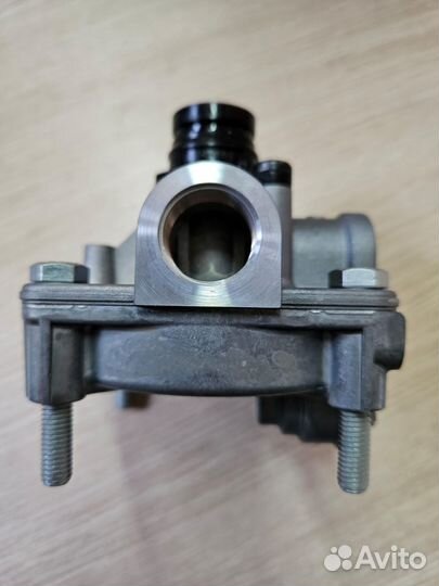 Клапан ускорительный DAF Iveco Scania Volvo