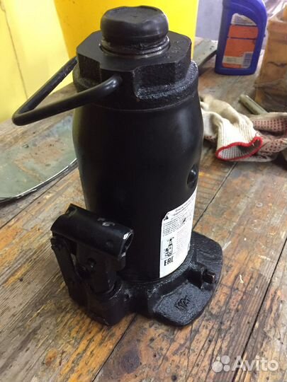 Домкрат гидравлический 12 тонн