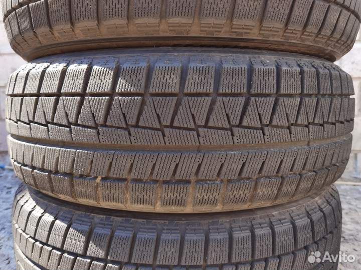 Bridgestone Blizzak Revo GZ 215/60 R17 96Q