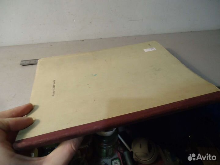 Книга шаржи что ни страница-знакомые лица 1956г