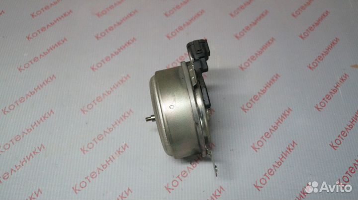 Nissan 21487-8H300 Моторчик вентилятора охлаждения