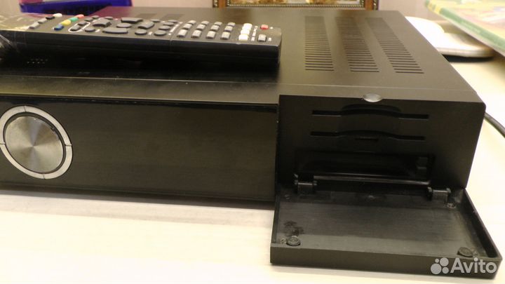 Спутниковый ресивер globo HD TS 9600