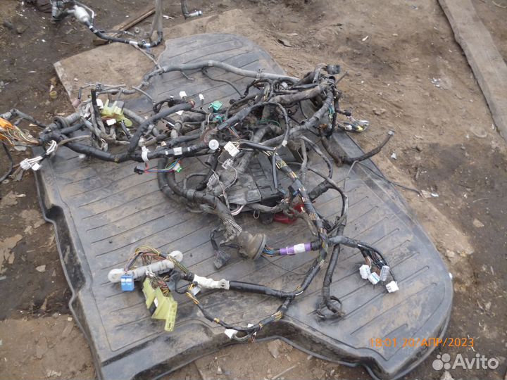 Подкапотная проводка тойота авенсис 2000г