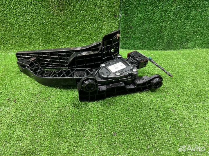 Педаль газа Hyundai Elantra седан 1.6 2011