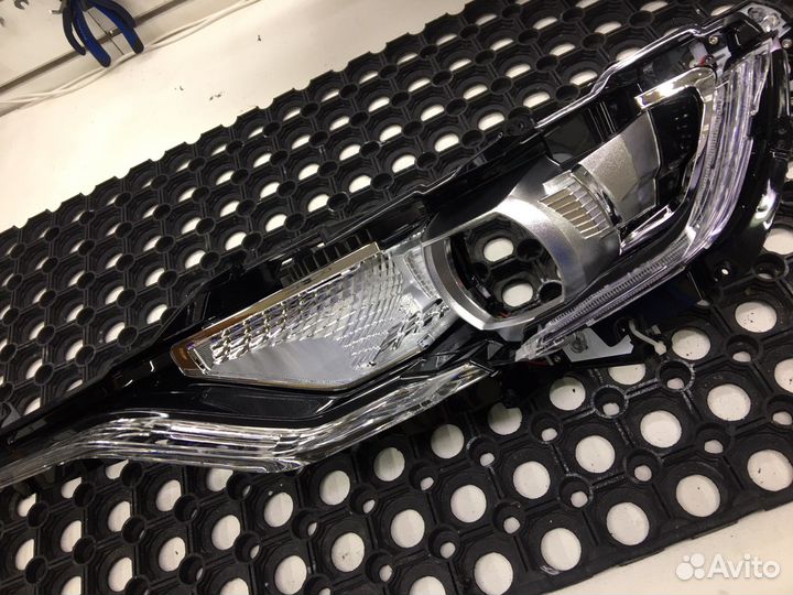 Фара левая Chevrolet Camaro VI led