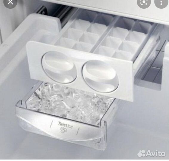 Контейнер для изготовления льда в холодильник