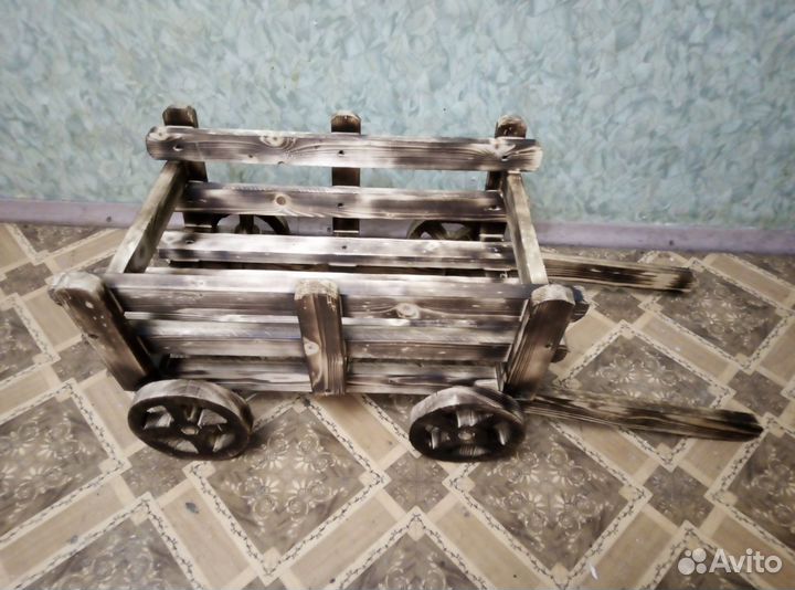 Телега под кашпо