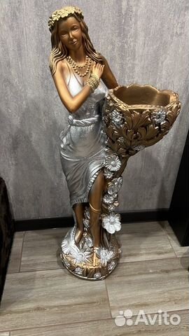 Ваза напольная,девушка,высота 85 см