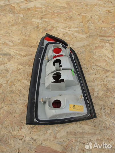 Фонарь правый Opel vectra B универсал