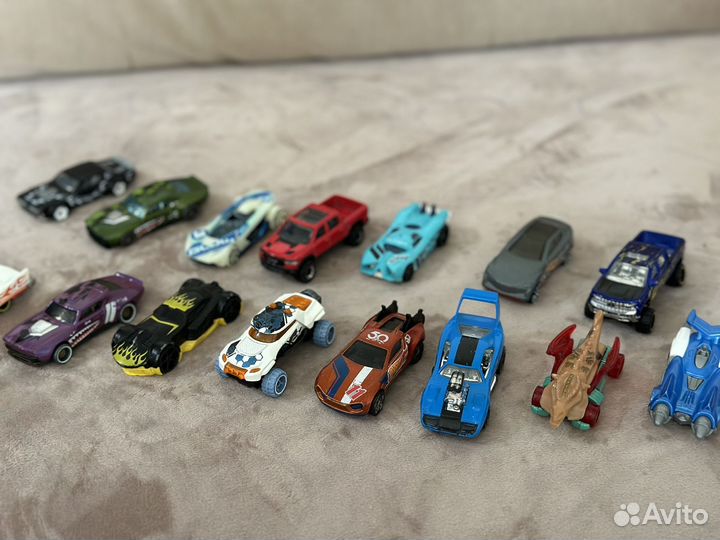 Hot wheels машинки