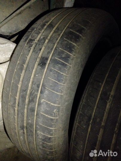 Yokohama dB Decibel E70 215/55 R17