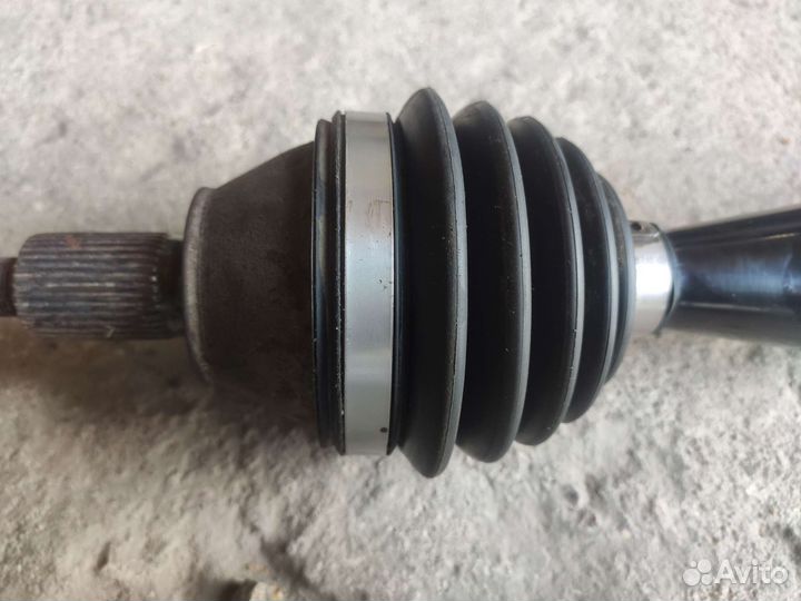 Привод правый Skoda Rapid 2013- 1,2 6R0407762