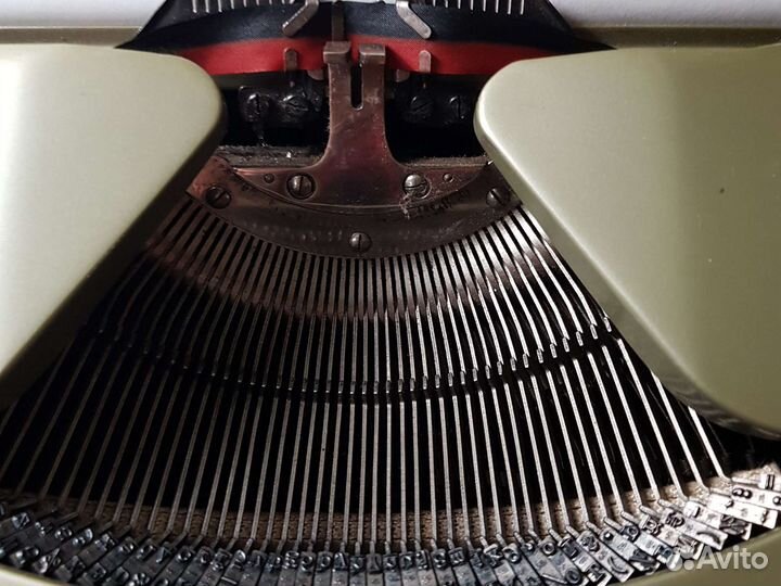 Печатная машинка Erika. Латиница