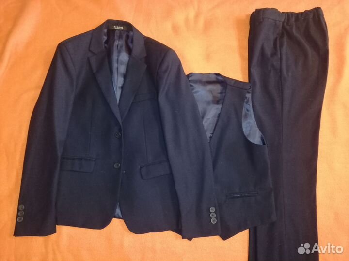 Костюм тройка школьный