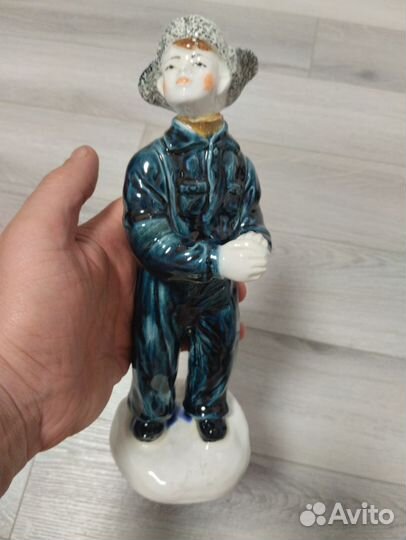 Статуэтка Мальчик со снежком Конаково