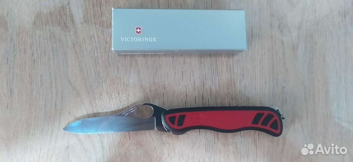 Швейцарский нож Victorinox Sentinel One Hand