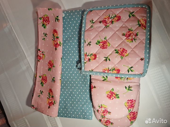 Прихватки и кухонные полотенца