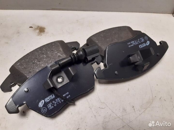 Колодки дисковые передние Skoda Octavia (A5 1Z)