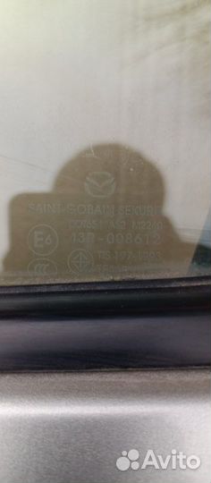Стекло двери переднее левое Mazda 3 BL 2009-2013