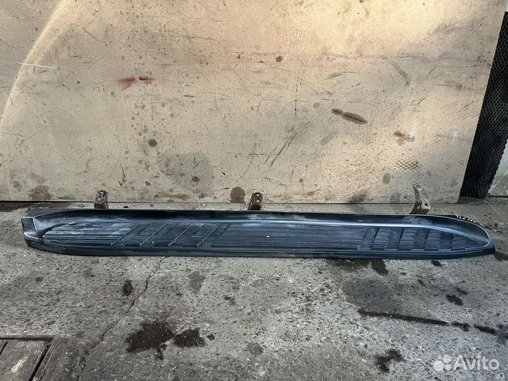 Подножка правая на Toyota Land Cruiser Prado 120