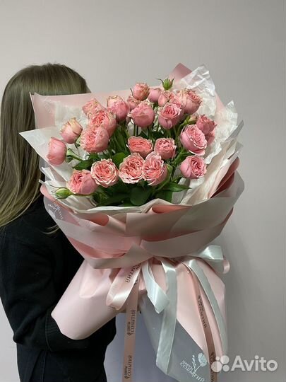 Букет из 7 кустовых роз