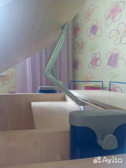 Растущая парта Дэми