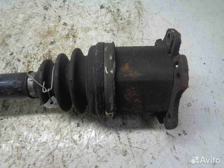 Полуось передняя R Audi A6 C6 4F0407272J