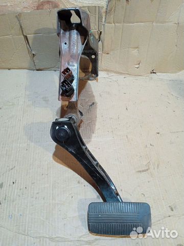 Педаль тормоза Infiniti QX56