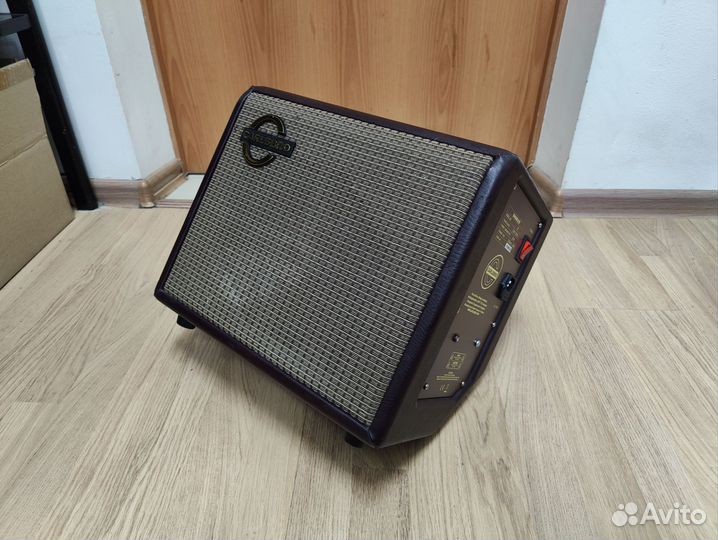 Гитарный комбоусилитель