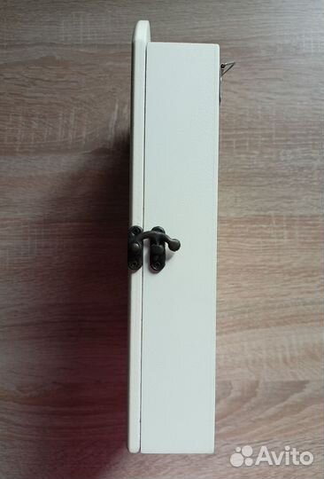 Ключница настенная деревянная