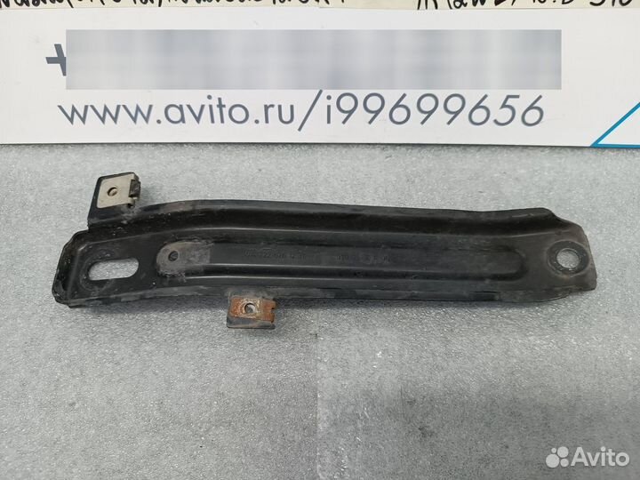 Кронштейн подрамника правый Mercedes-Benz S W222
