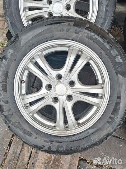 Комплект литых дисков и 2 колеса лето R16 5x114,3